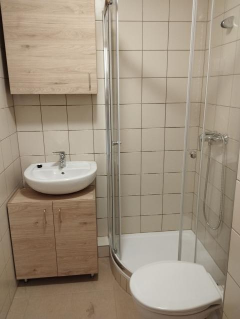 Felújított fürdő