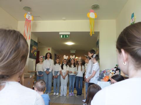 Gyerekek hoztak jókedvet a győri Gyermekosztályra