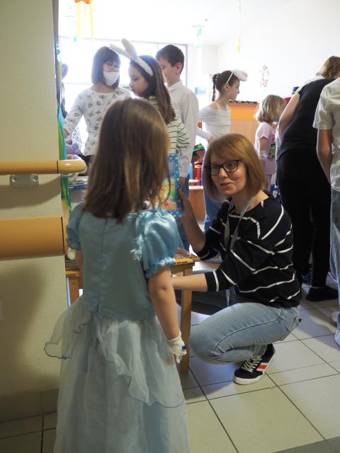 Gyerekek hoztak jókedvet a győri Gyermekosztályra