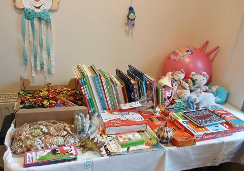 Sok-sok ajándék, amit az iskolások hoztak