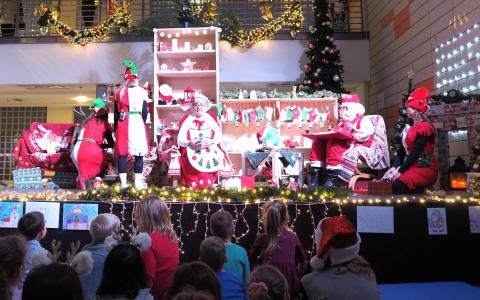 Sok kis csillogó szempár hallgatta az előadást