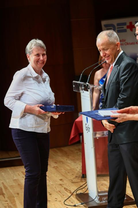 Dr. Babarczy Emese