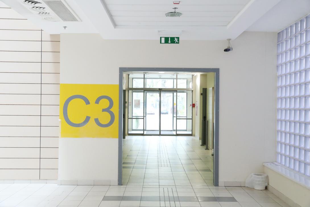 C3 épület bejárata